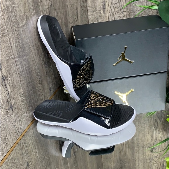❤️ Nike Jordan Hydro 7 GS black metallic gold whit - Picture 3 of 8